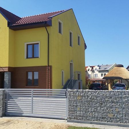 Tobi-Pokoje Goscinne Łeba Buitenkant foto