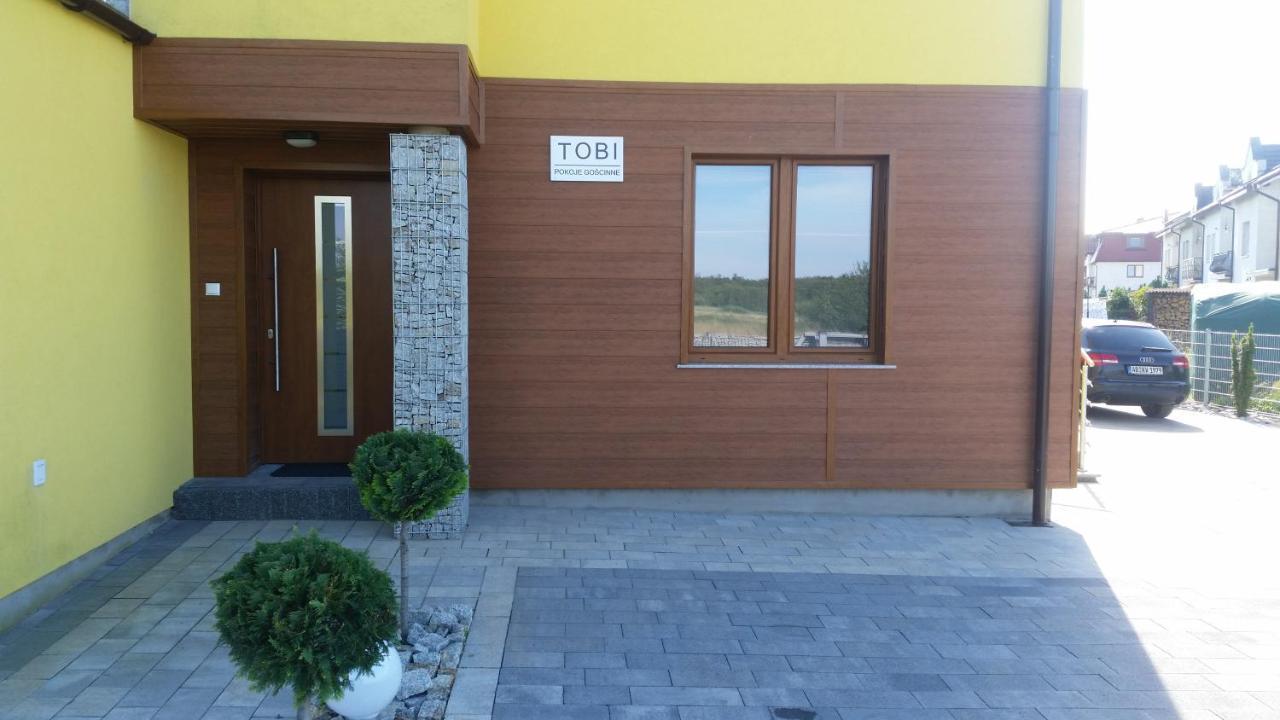 Tobi-Pokoje Goscinne Łeba Buitenkant foto