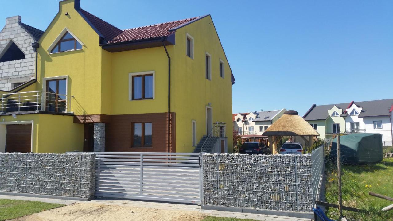 Tobi-Pokoje Goscinne Łeba Buitenkant foto